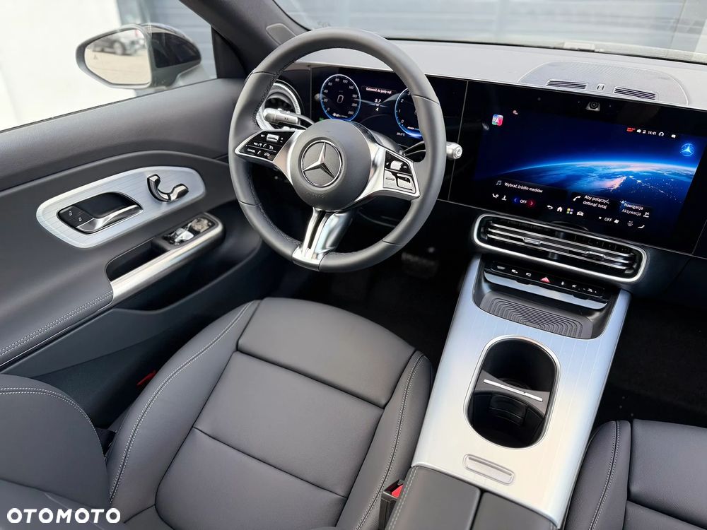 Mercedes-Benz CLA - 11