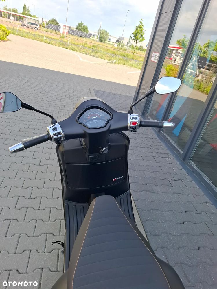 Vespa GTS - 8