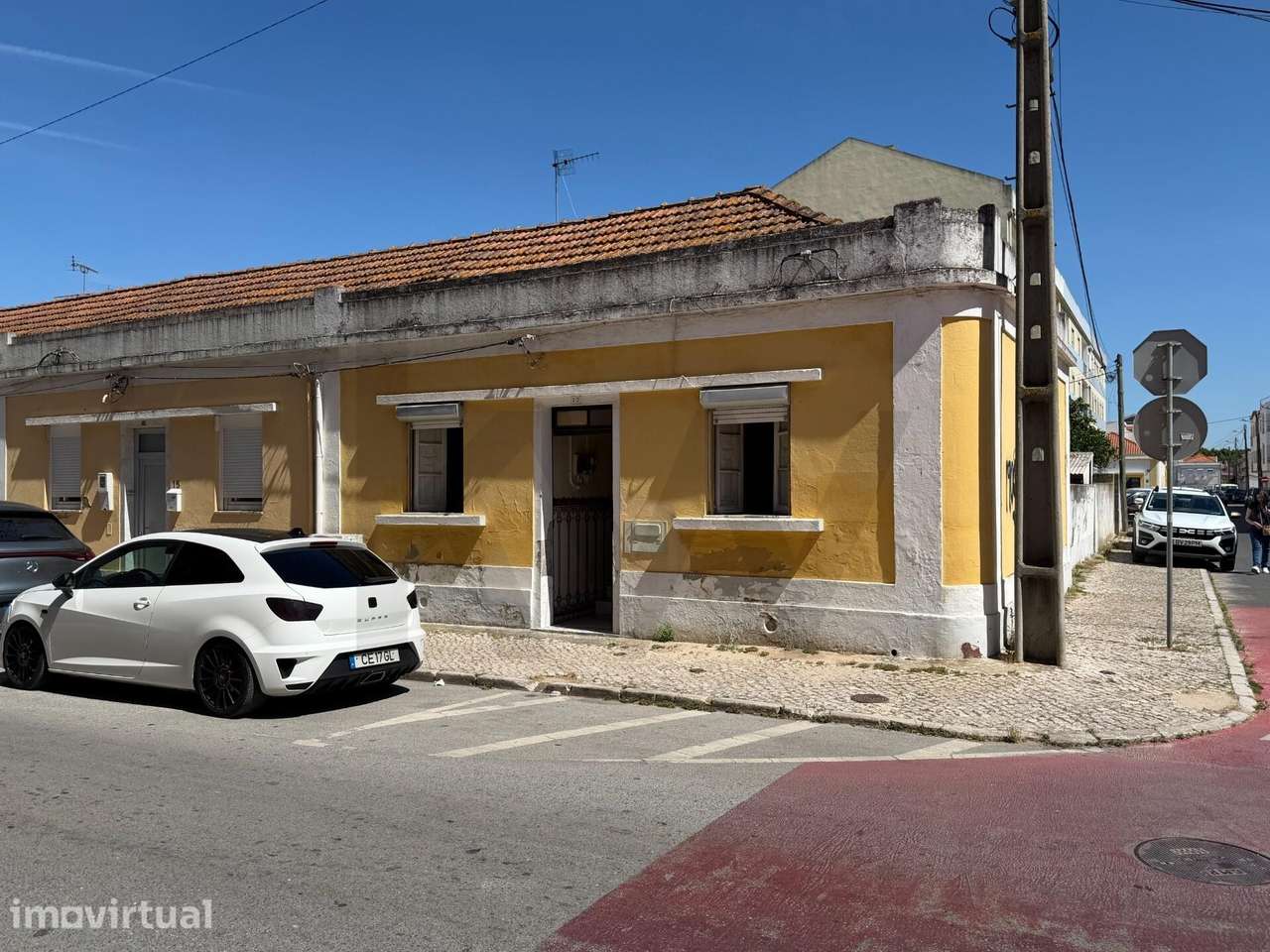 Moradia T2 com logradouro - Grande imagem: 2/26