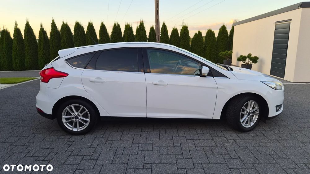 Ford Focus 1.0 EcoBoost Titanium - 25