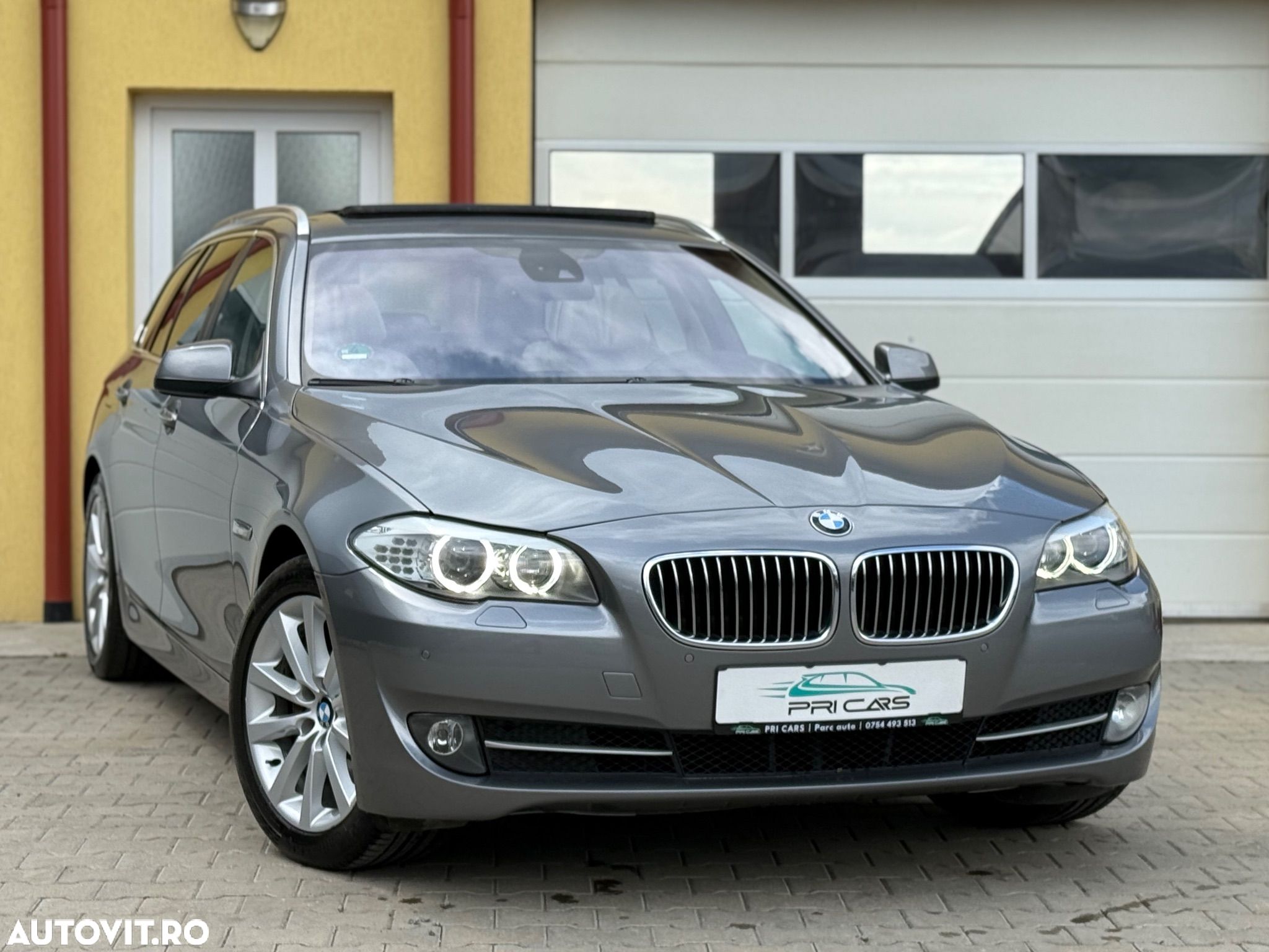 BMW Seria 5 525d Touring Aut. - 1