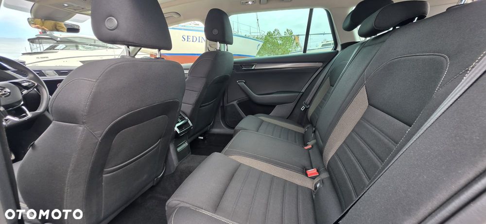 Skoda Superb 2.0 TDI SCR 4x4 Scout DSG - 17