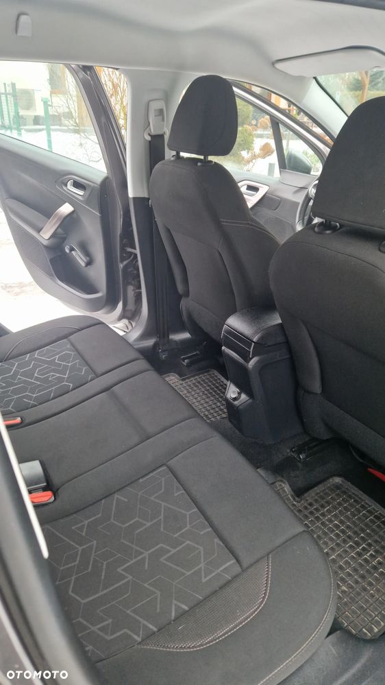 Peugeot 2008 e-HDi FAP 92 STOP & START Active - 11