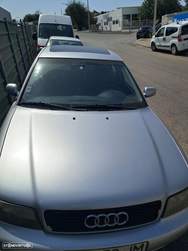 Audi A4 1.9 TDI Attraction EC - 1