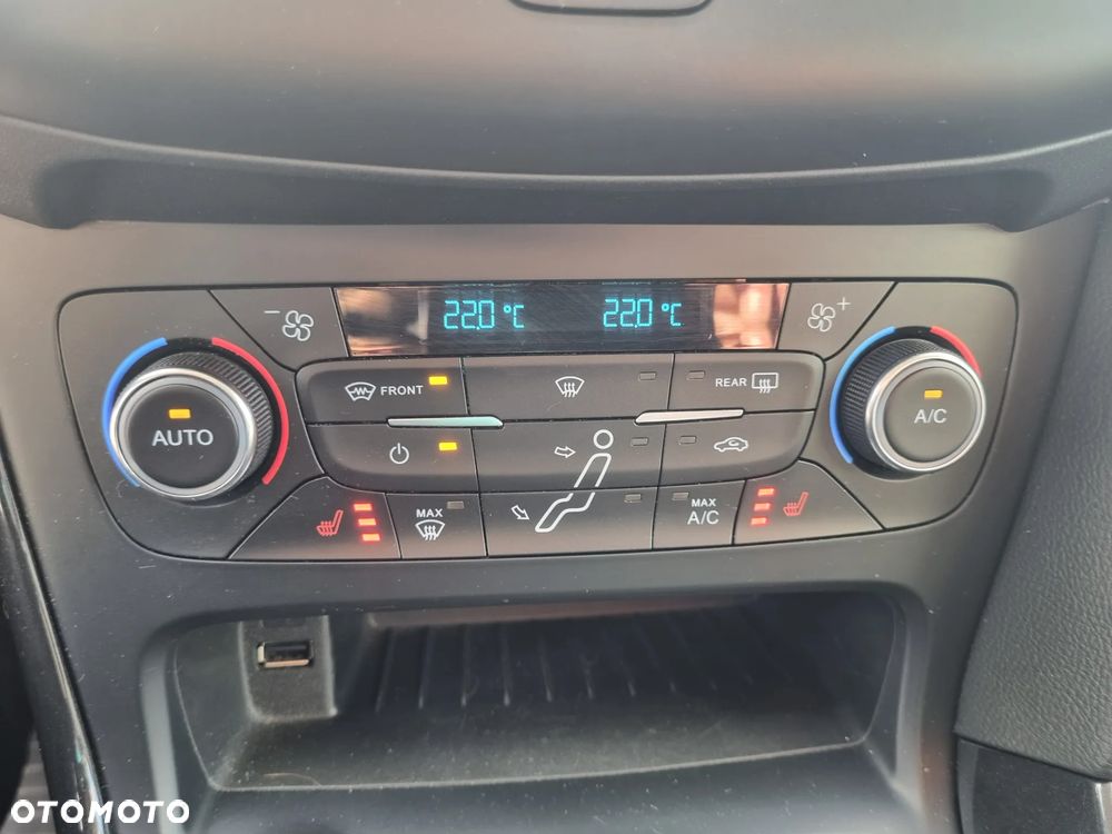 Ford Focus Turnier 1.5 EcoBoost Start-Stopp-System Titanium - 21