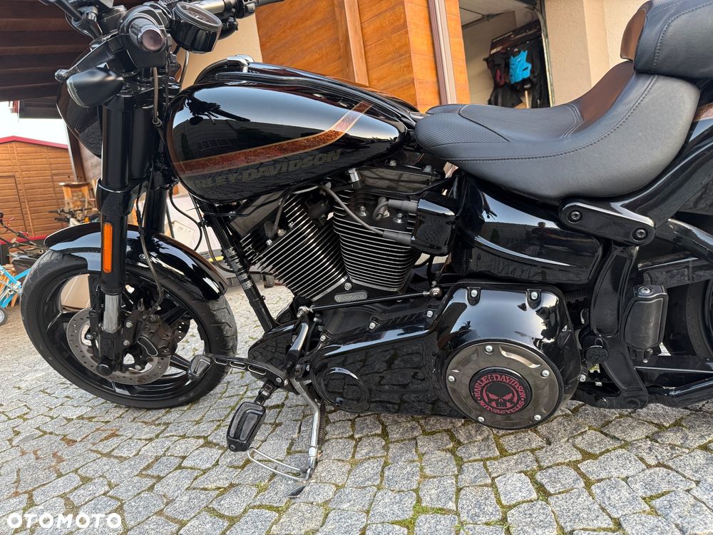 Harley-Davidson FXSB Breakout - 5