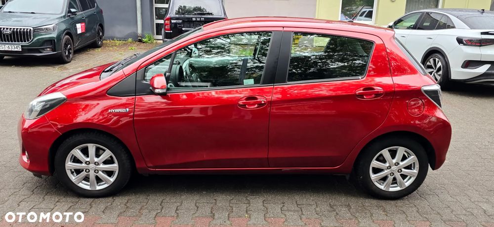 Toyota Yaris Hybrid 100 Sol - 5