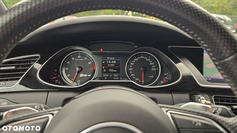 Audi RS4 Avant - 21