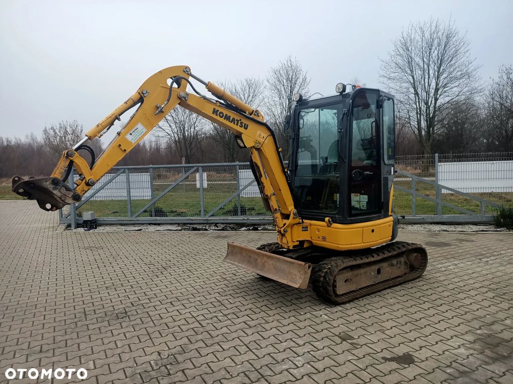 Komatsu PC26MR-3 - 2