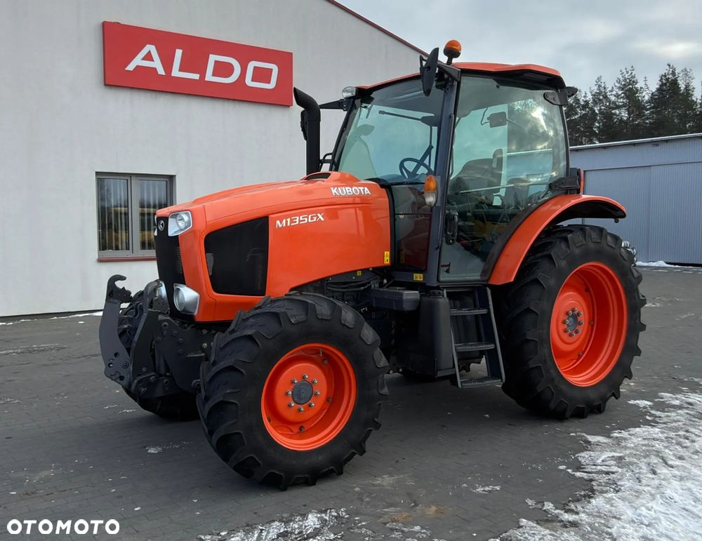 Kubota M135GX - 1