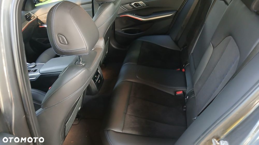 BMW Seria 3 320i M Sport sport - 12