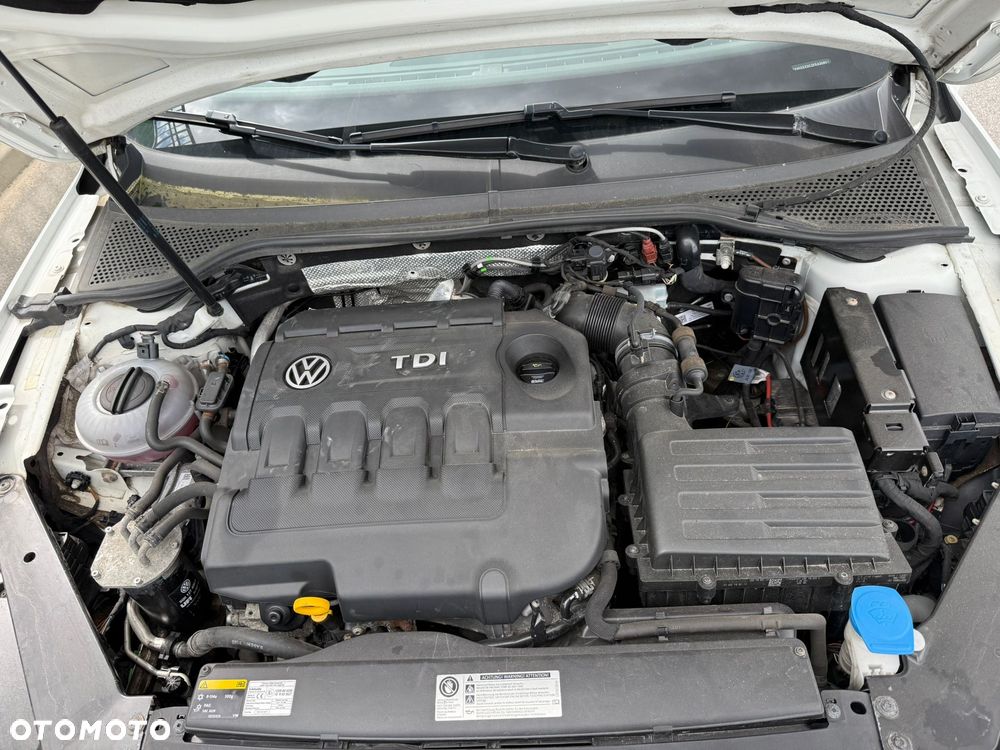 Volkswagen Passat - 11