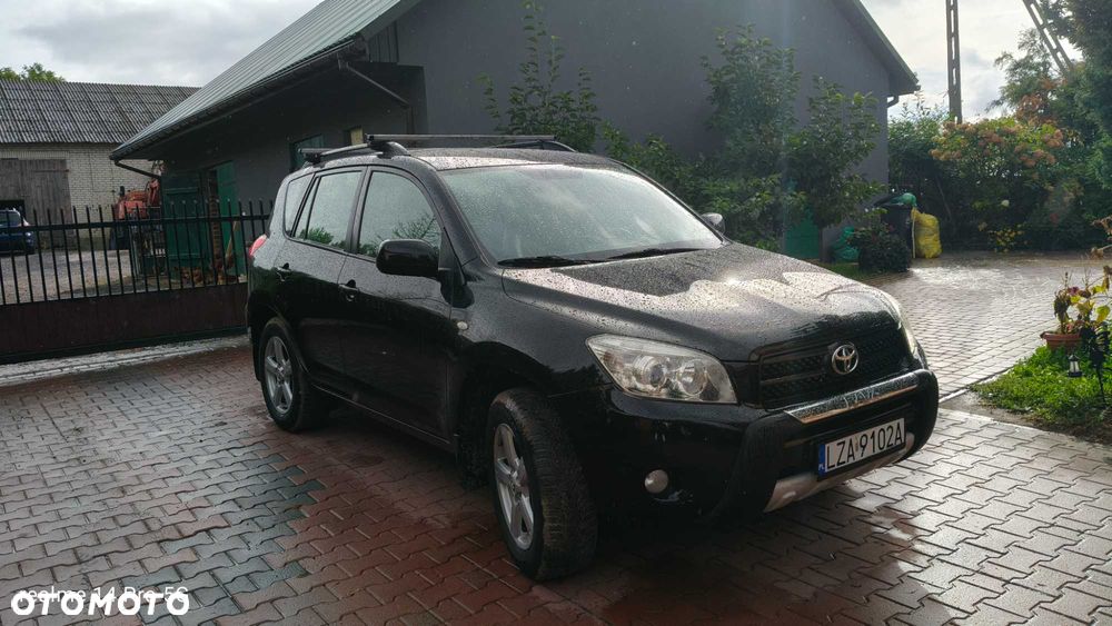 Toyota RAV4 - 1