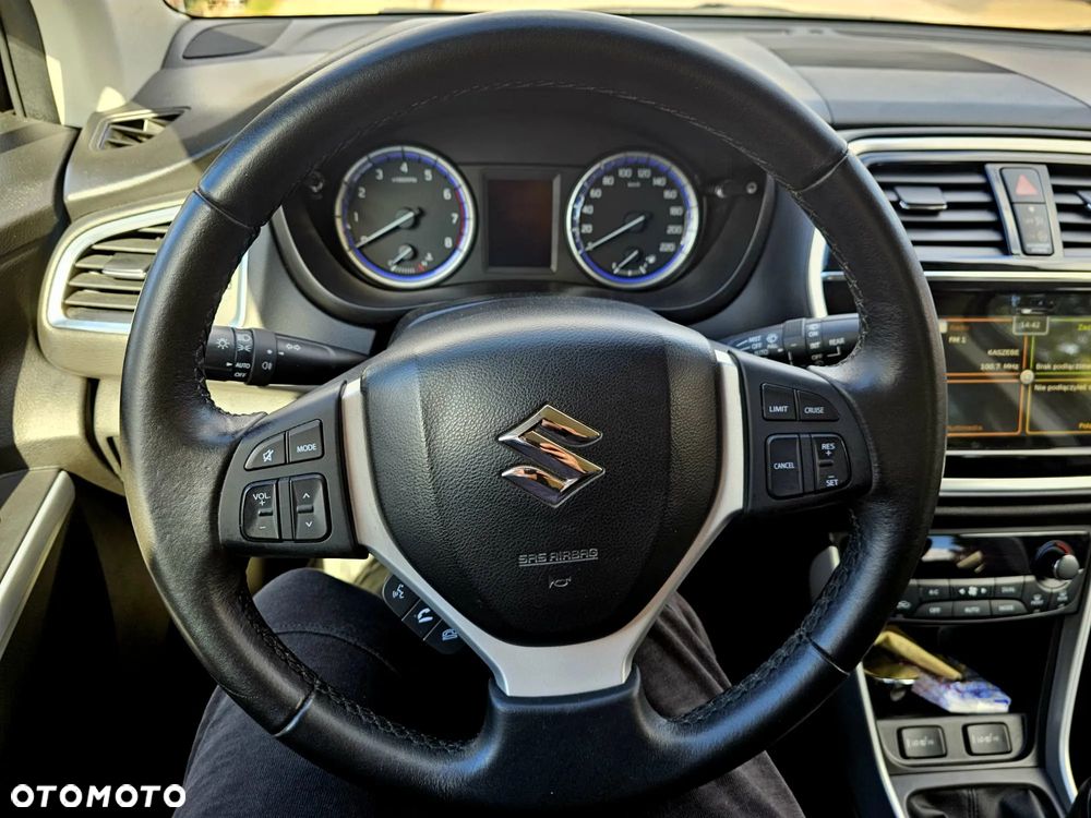 Suzuki S-Cross - 15