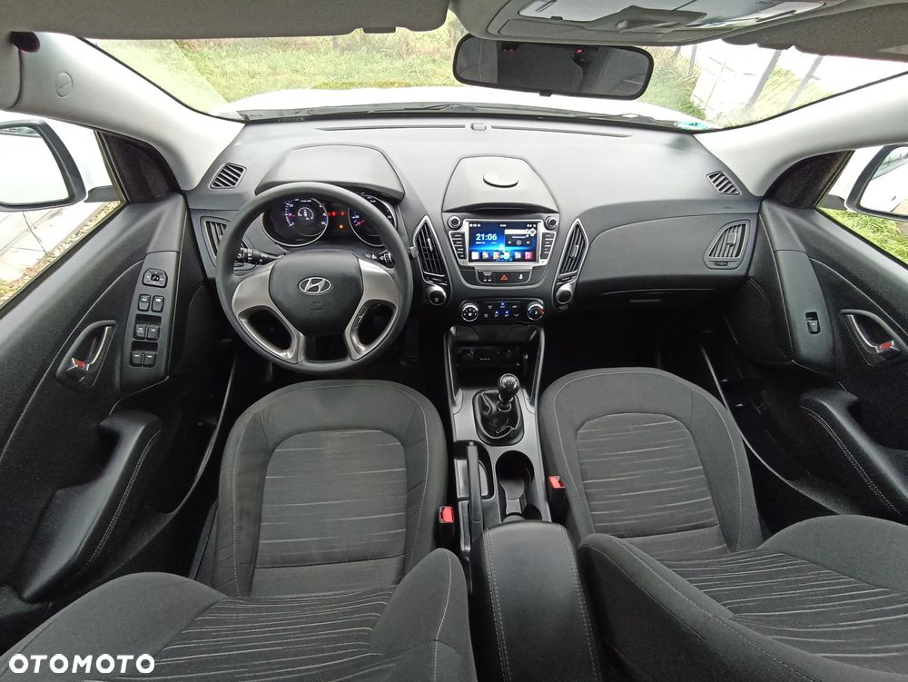 Hyundai ix35 blue 1.6 2WD Finale Silver - 6