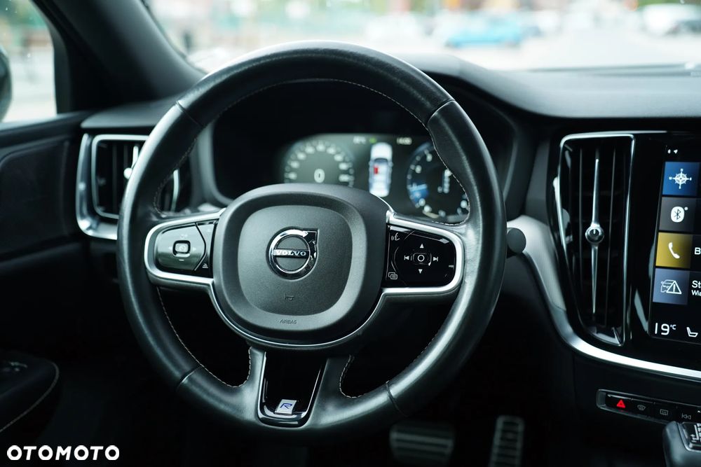 Volvo S60 T5 R-Design - 26