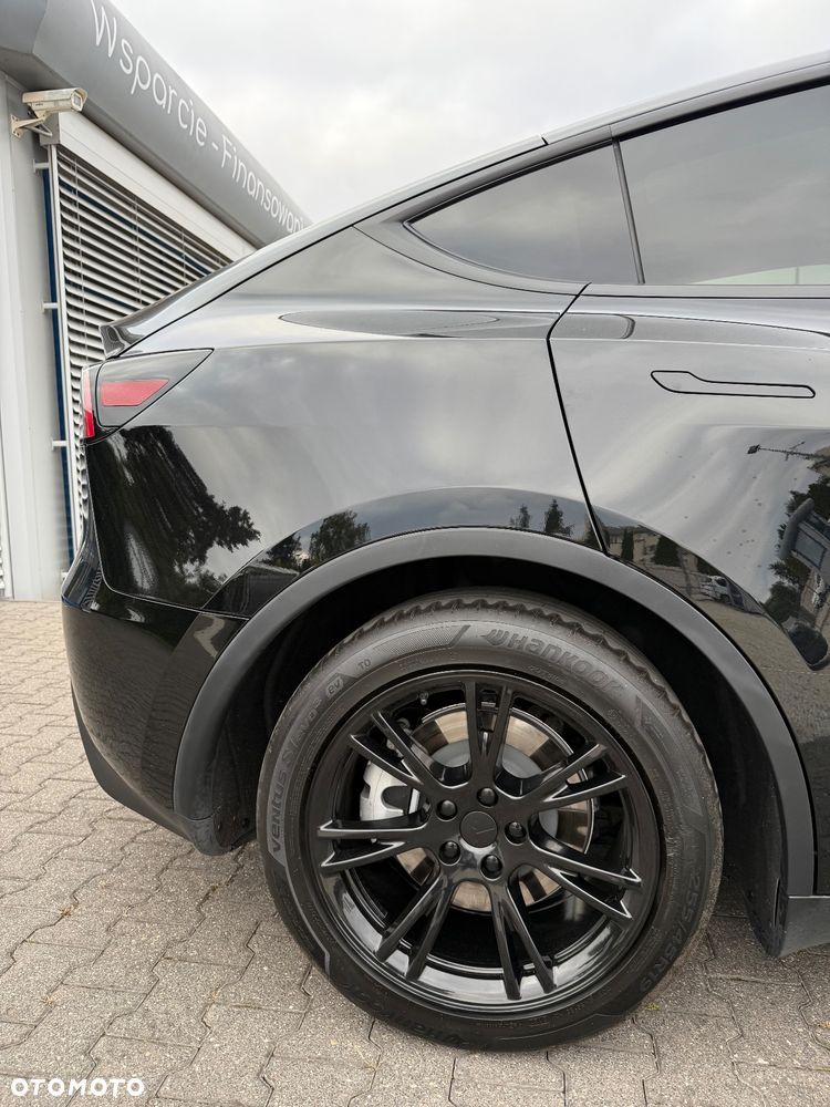 Tesla Y Long Range AWD - 8