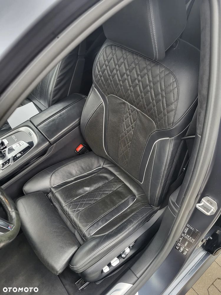 BMW Seria 7 M760Li xDrive - 18