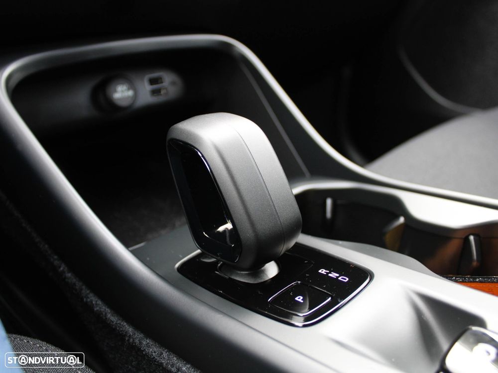 Volvo XC 40 1.5 T2 Essential Auto - 38