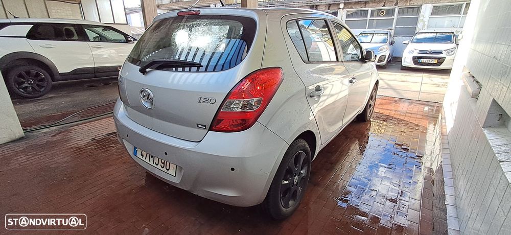 Hyundai i20 1.2 Comfort ESP - 12