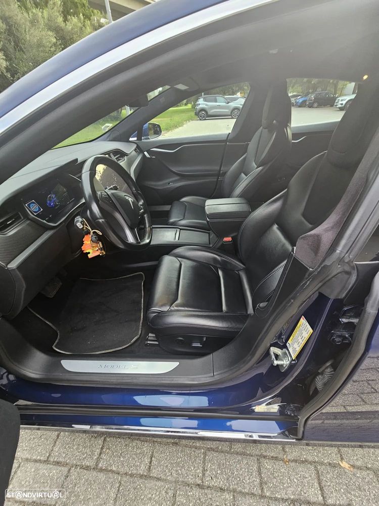 Tesla Model S - 13