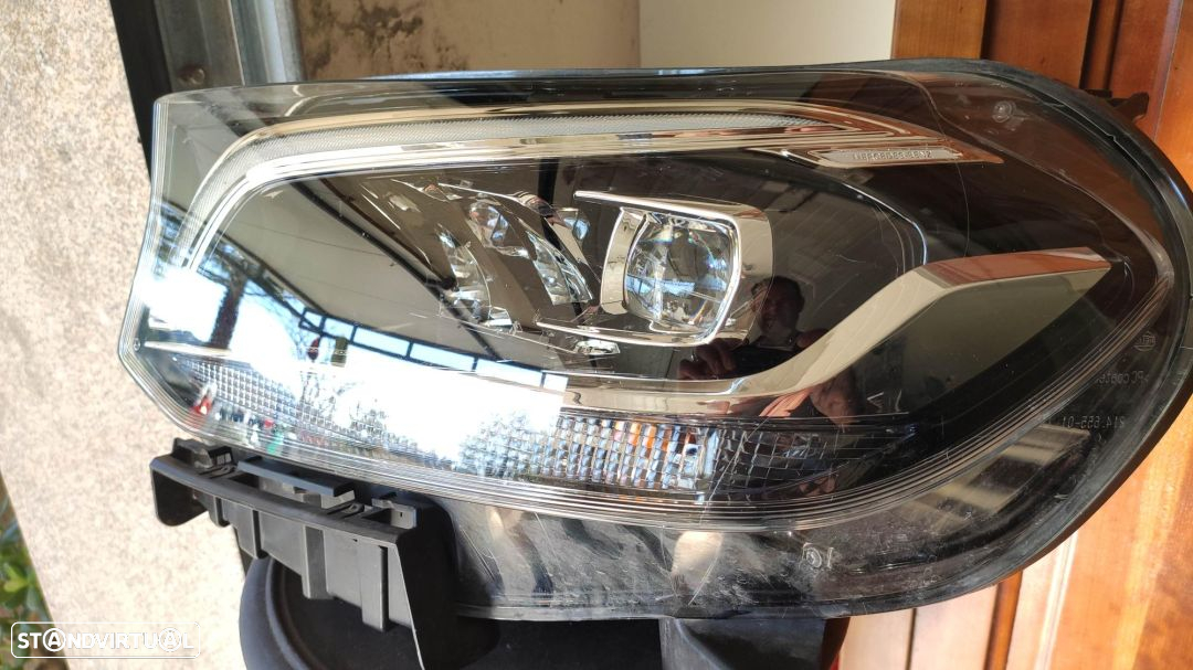 farol esquerdo Mercedes X470 full Led performance - 2