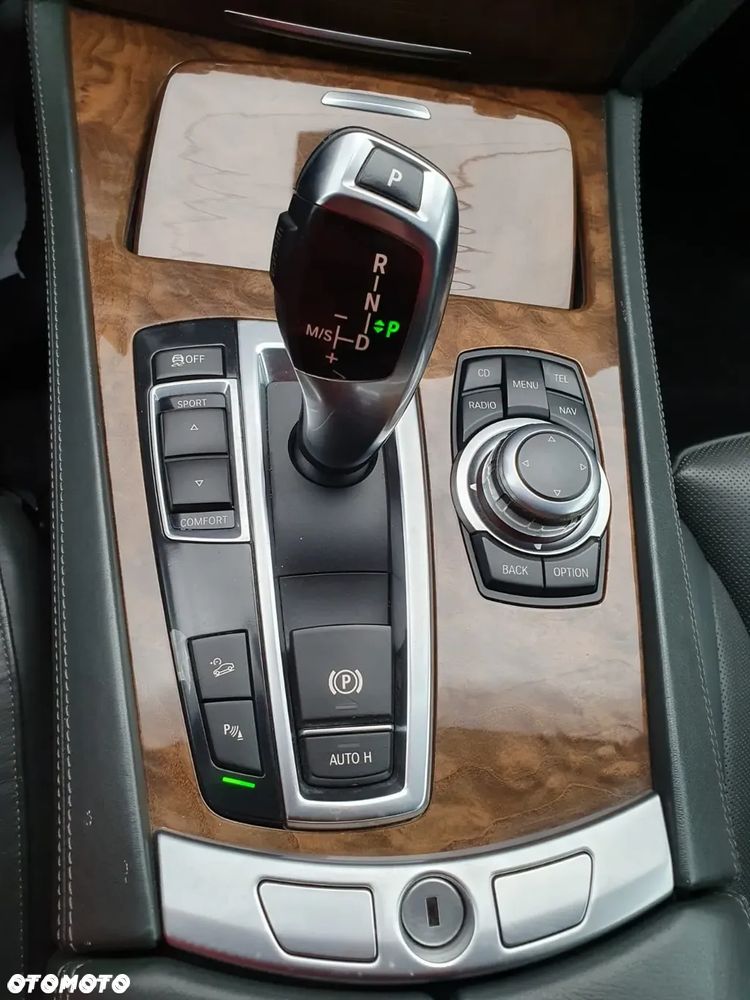 BMW Seria 7 750i xDrive - 19