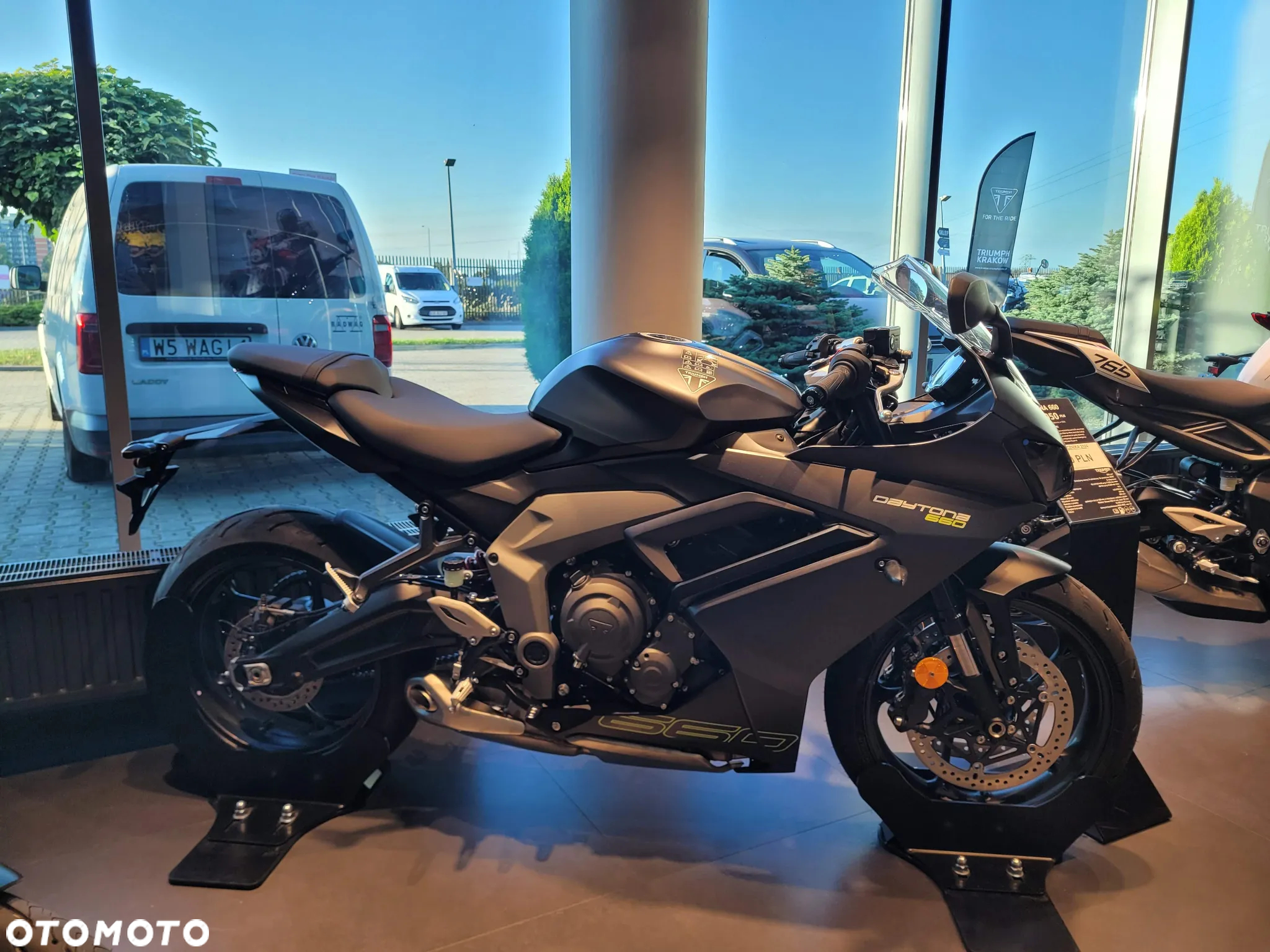 Triumph Daytona - 5