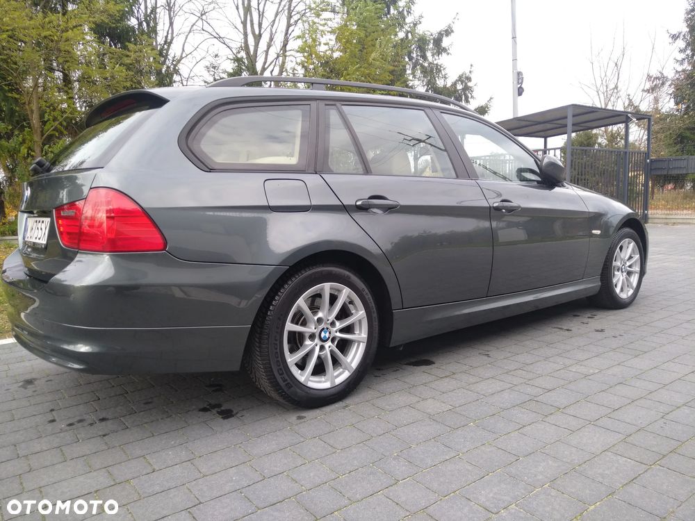 BMW Seria 3 318d DPF Touring - 39