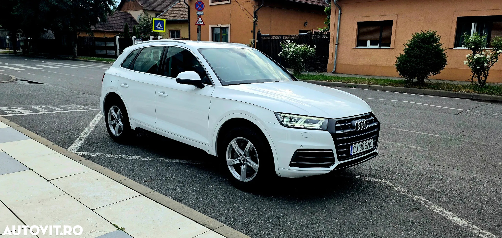 Audi Q5 2.0 40 TDI quattro S tronic Design - 4
