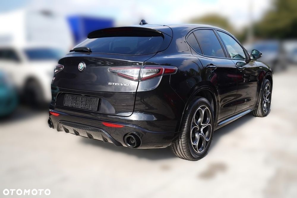 Alfa Romeo Stelvio 2.0 Turbo Veloce Q4 - 4