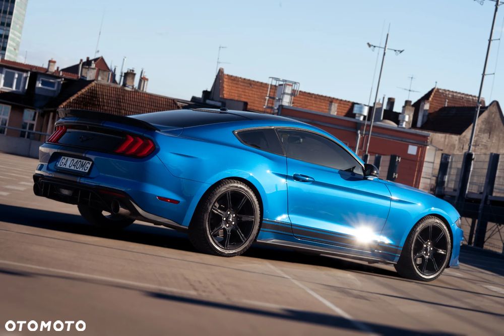 Ford Mustang - 8