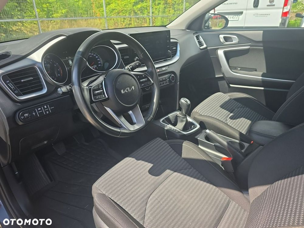 Kia Ceed - 9