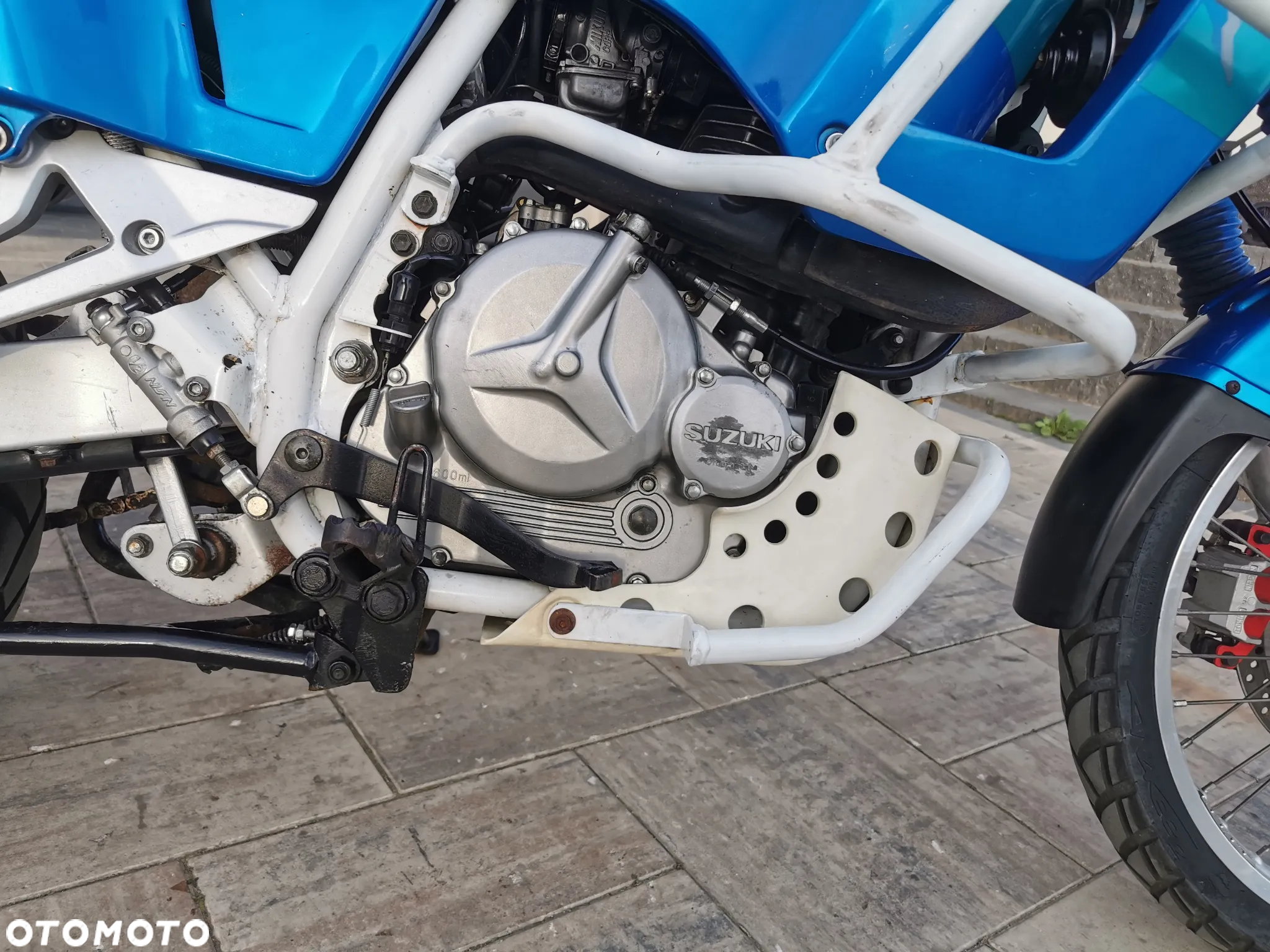 Suzuki DR - 17