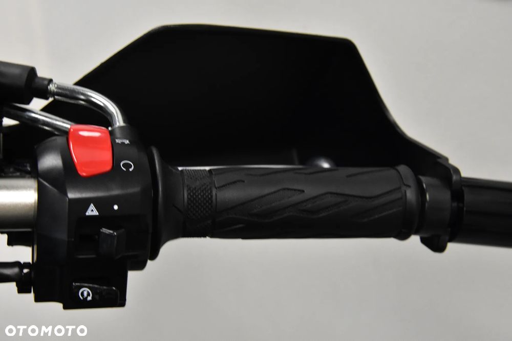 Suzuki DL - 18