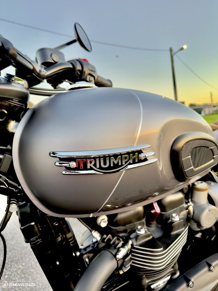 Triumph Bonneville T120 Black - 4