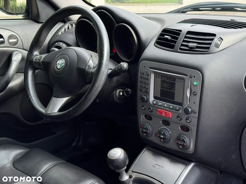 Alfa Romeo GT 1.9JTD 16V Impression - 11