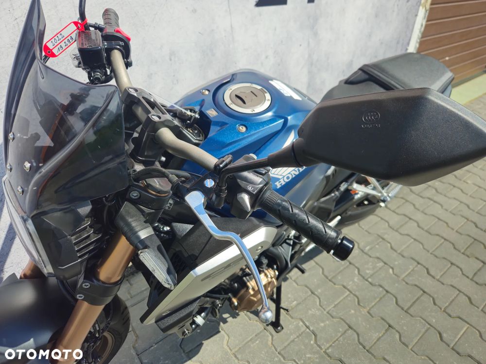 Honda CB - 12