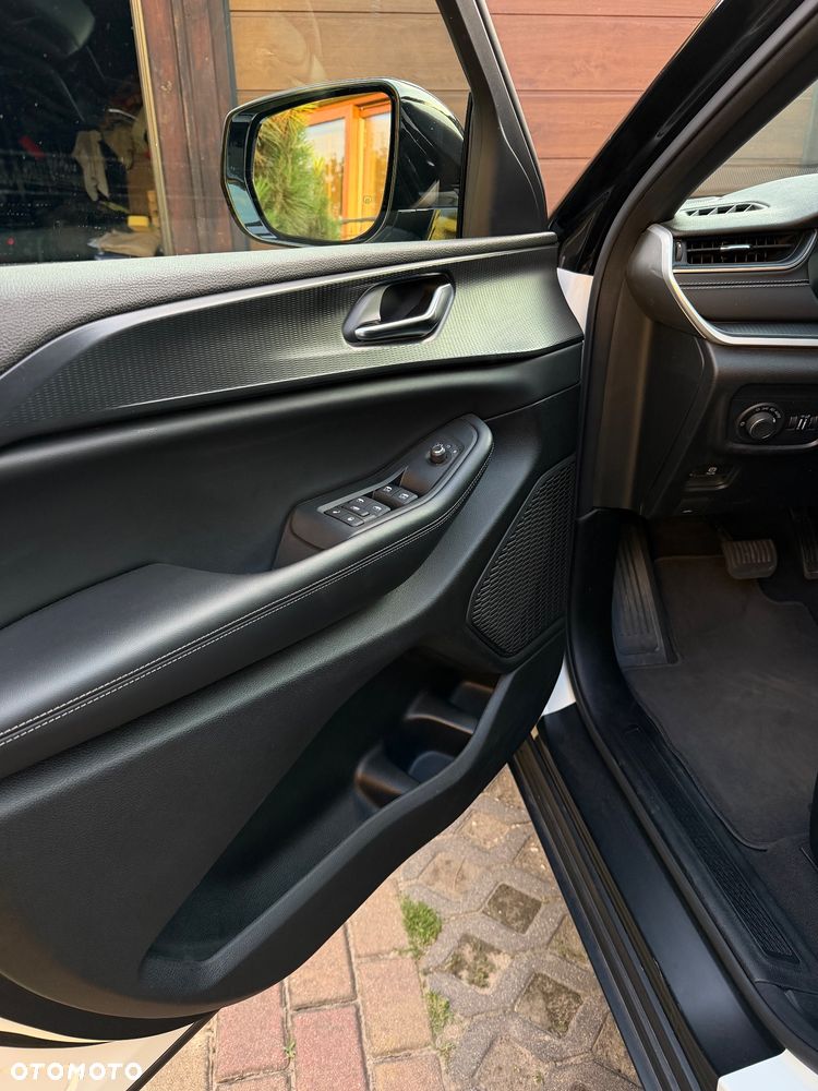 Jeep Grand Cherokee - 21