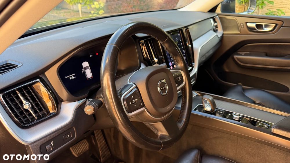 Volvo XC 60 B4 D Geartronic Momentum Pro - 17