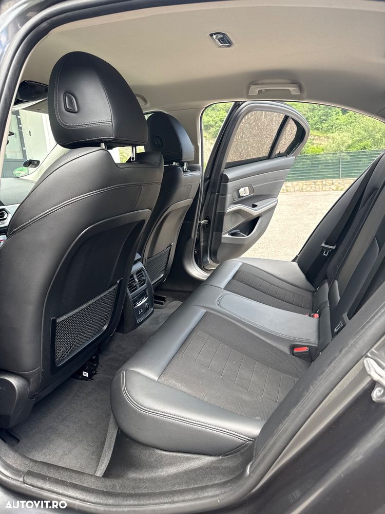 BMW Seria 3 320d xDrive Aut. Sport Line - 32