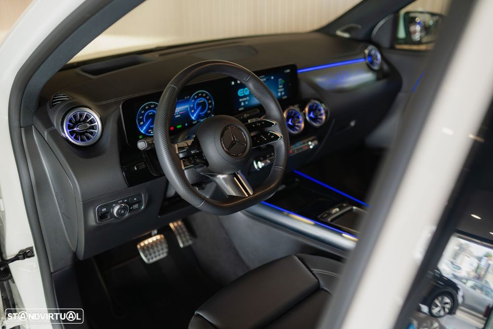 Mercedes-Benz EQA 300 4Matic AMG Line - 45