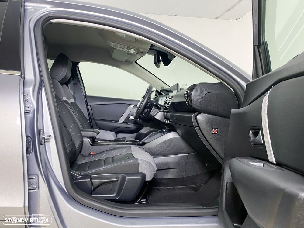 Citroën C4 PureTech 130 Stop&Start EAT8 SHINE — fotografia 18