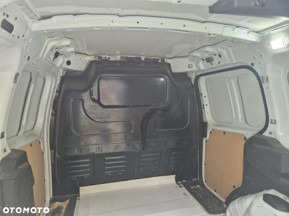 Ford transit courier - 2