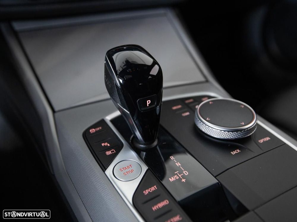 BMW 320 e Touring Corporate Edition Auto - 19