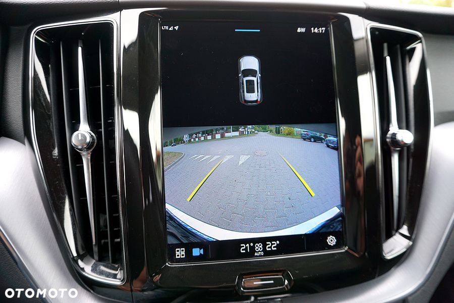Volvo XC 60 B4 D AWD Geartronic Momentum Pro - 36