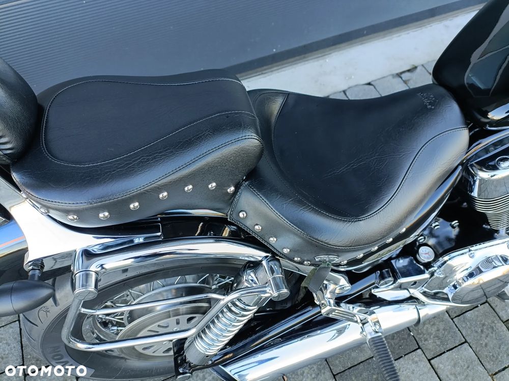 Suzuki Intruder - 21
