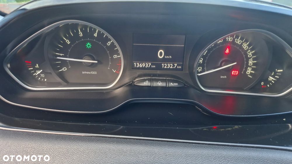 Peugeot 208 120 VTI Intuitive - 18
