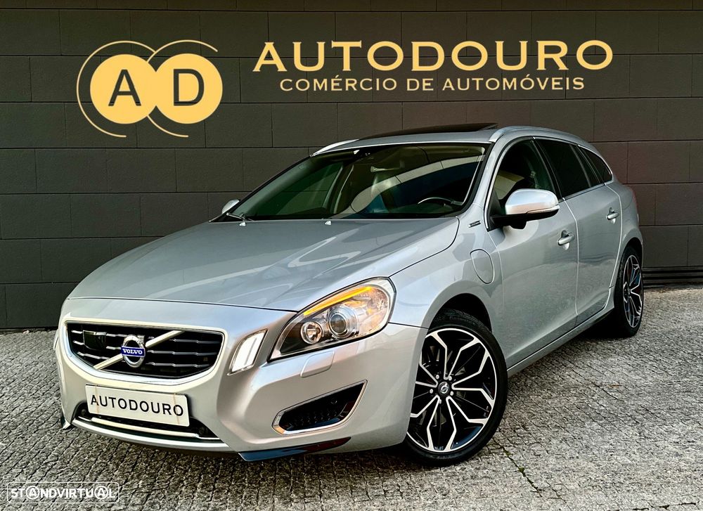 Volvo V60 D6 Plug-In-Hybrid AWD Geartronic Pure Limited - 1