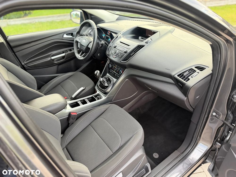 Ford Kuga 1.5 EcoBoost 2x4 Trend - 28